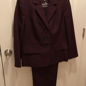 Le Suit Burgundy Blazer Suit